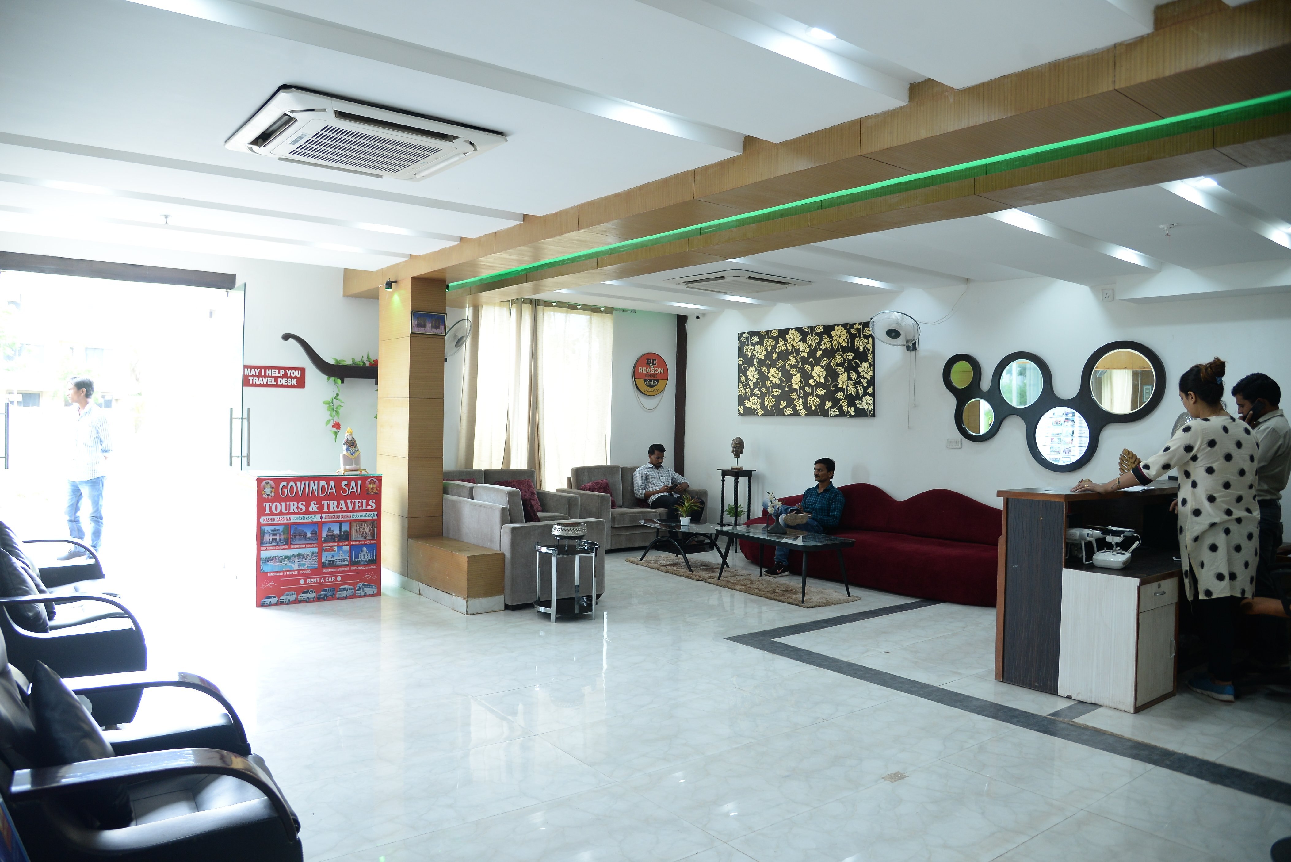 SAI MUKUT SERVICE APARTMENT - Tap to explore photos