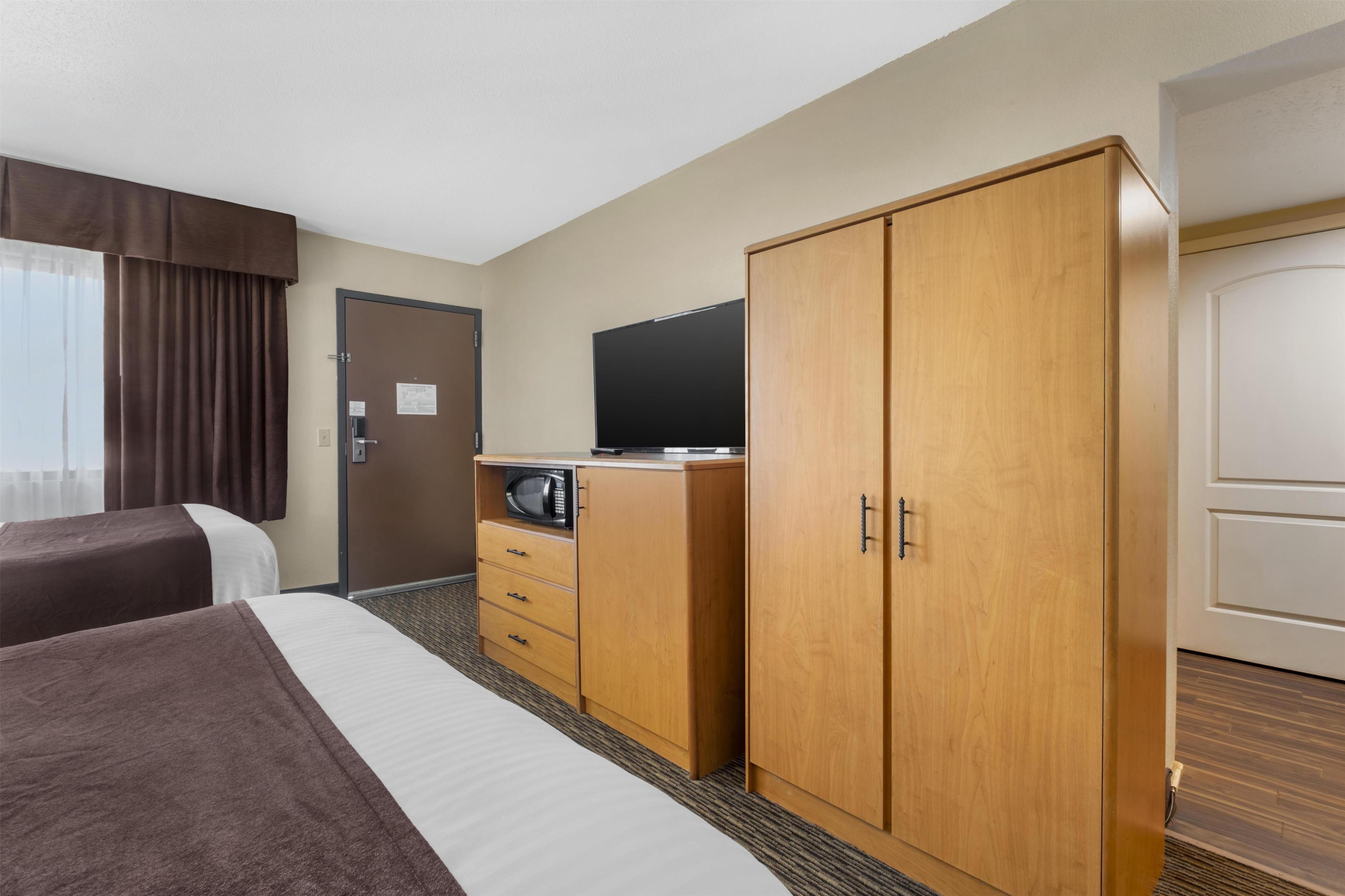 Best Western Winchester Hotel Room Type - 2 Double Beds, Non-Smoking, Kitchenette, Sofa, Wi-Fi, Full Breakfast