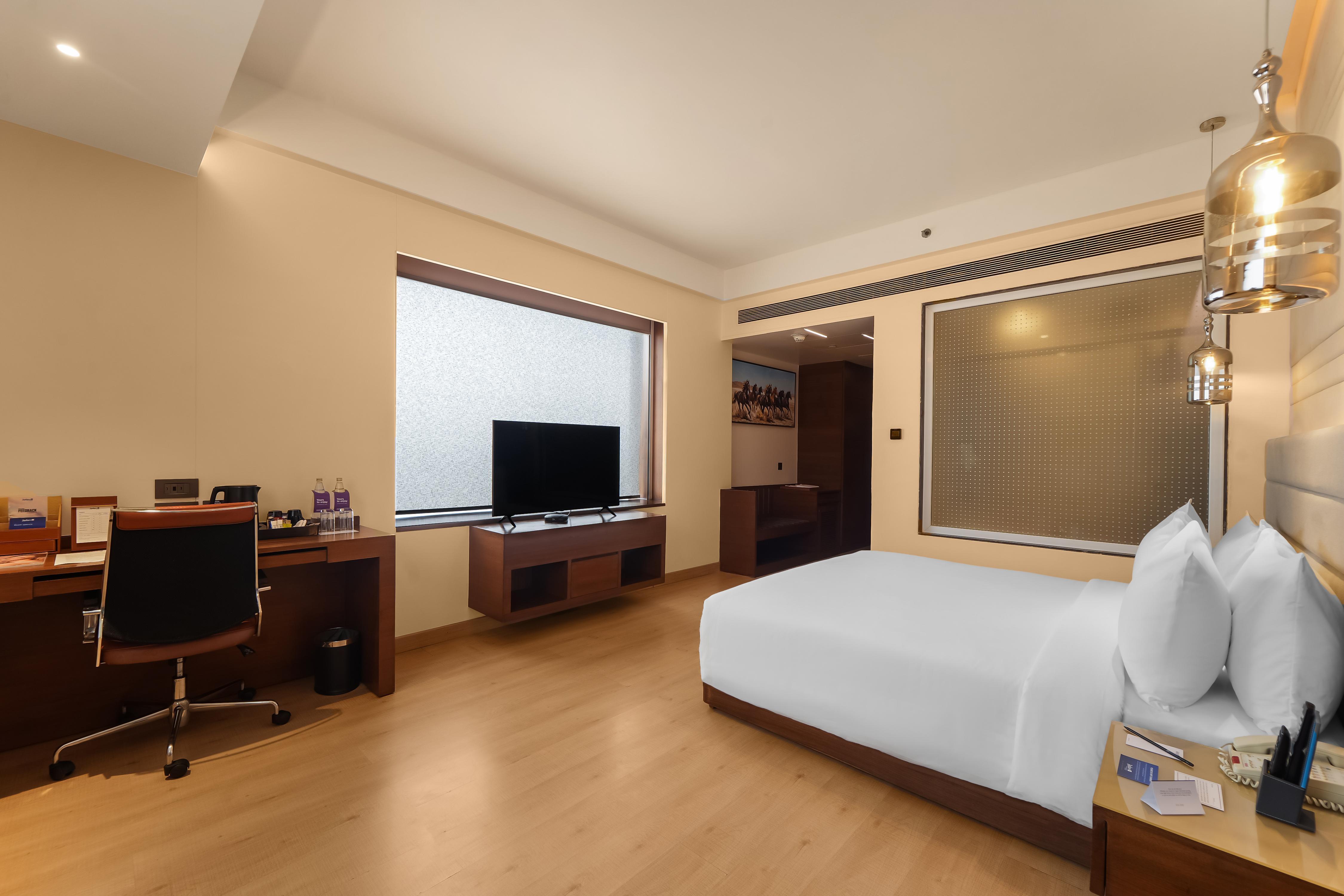 Radisson Blu Towers Kaushambi Delhi NCR - Tap to explore photos