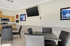 Best Western Plus Swiss Chalet Hotel & Suites