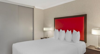 Best Western Plus Rose City Suites Room Type - Suite-1 Queen Bed, Non-Smoking, Sofabed, Full Refrigerator, Stove, Microwave, High Speed Internet Ac