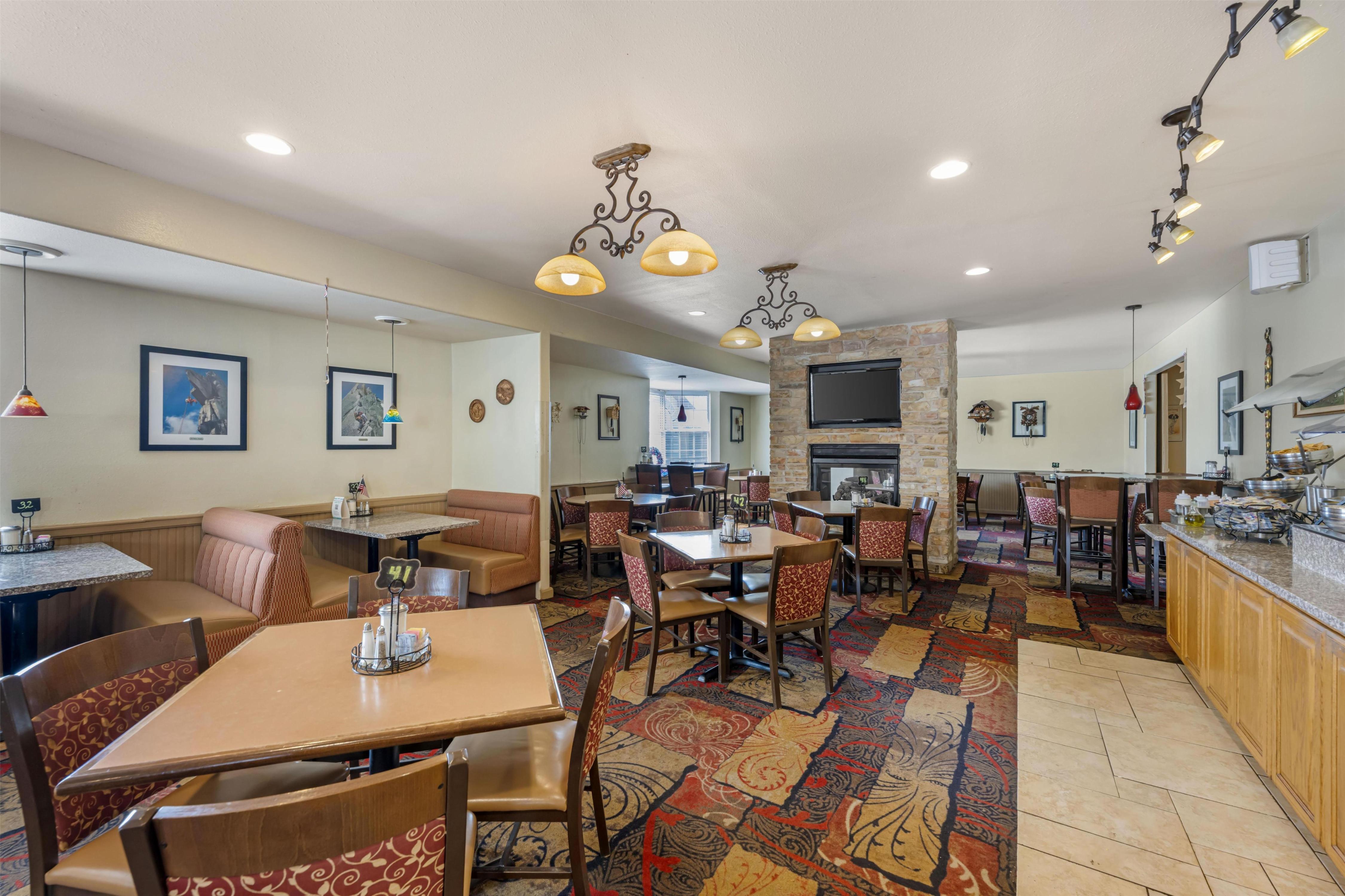 Best Western Swiss Clock Inn - Tap to explore photos
