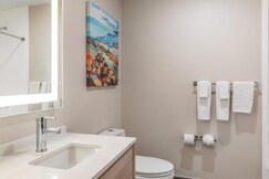 Best Western Plus The Inn at Hampton
