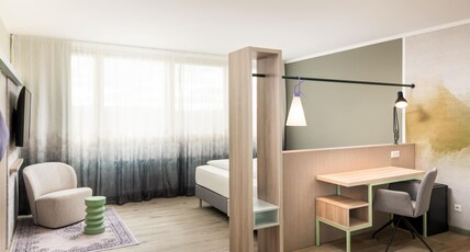 elaya hotel stuttgart ludwigsburg, Trademark by Wyndham Room Type - Junior Suite