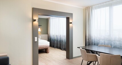 elaya hotel stuttgart ludwigsburg, Trademark by Wyndham Room Type - Suite