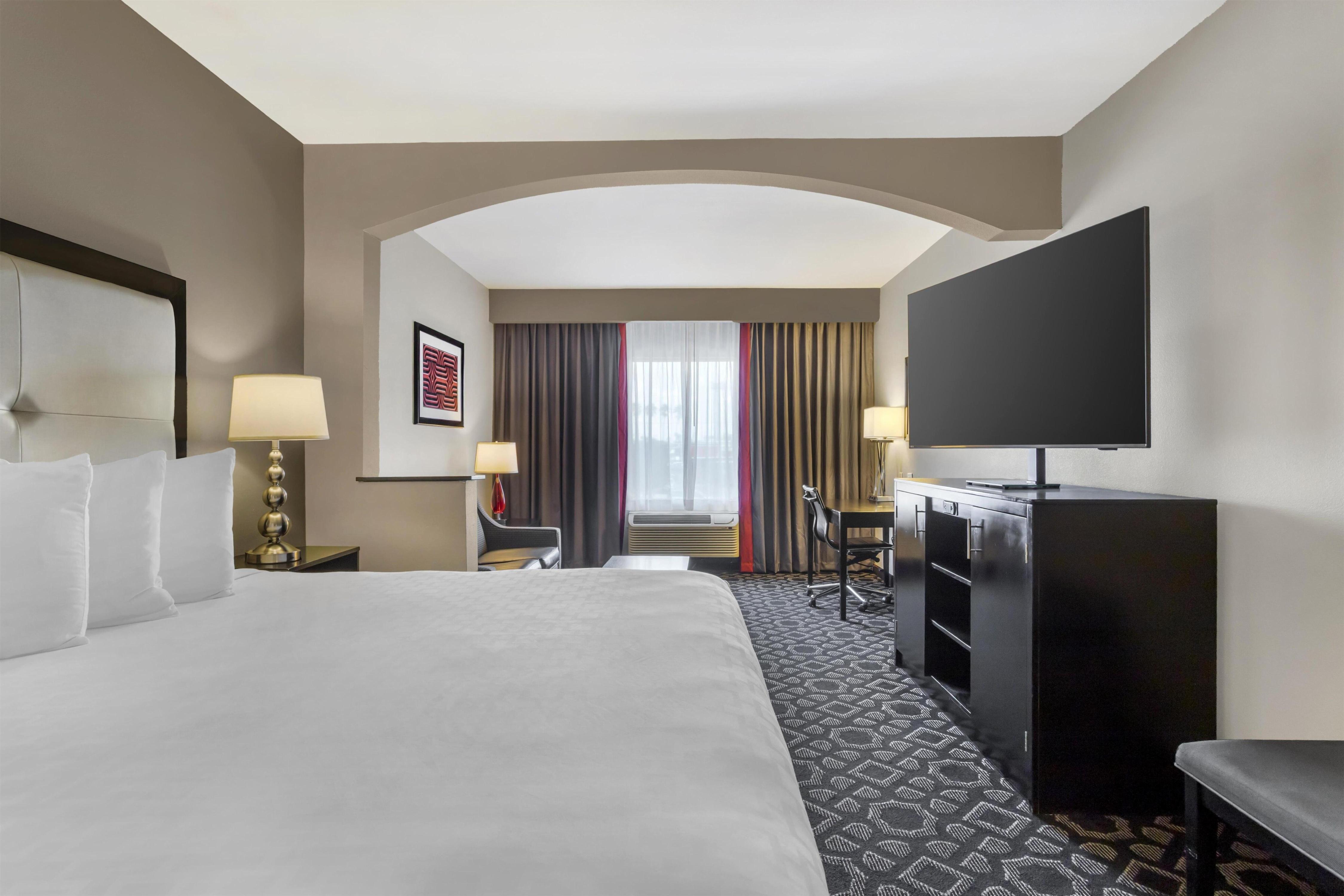 Best Western Plus Laredo Inn & Suites - Tap to explore photos
