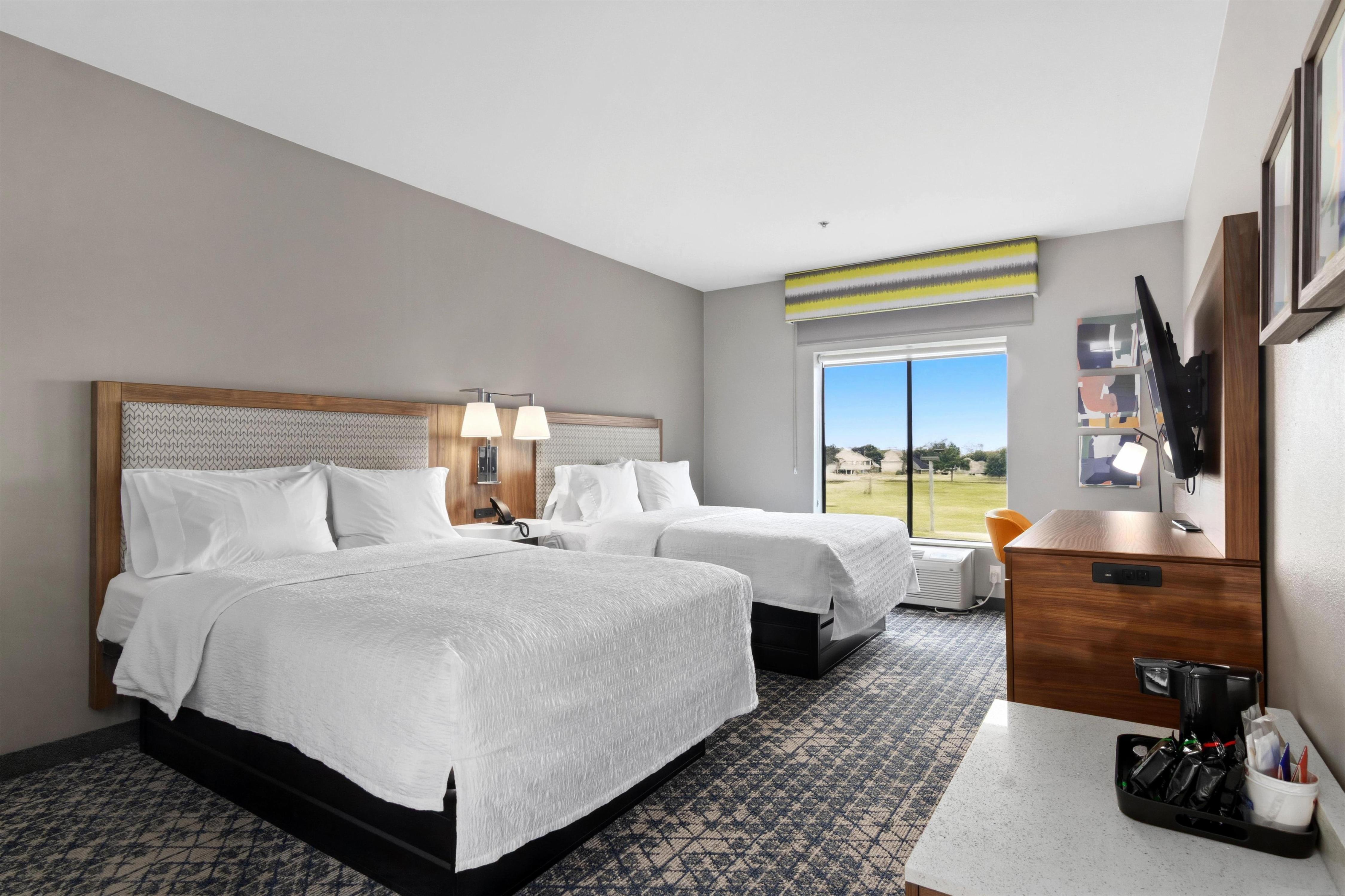 Hampton Inn and Suites Houston-Rosenberg - Tap to explore photos