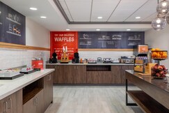 Hampton Inn & Suites by Hilton Lincoln - Northeast I-80