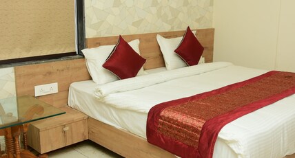 Hotel Shakun Room Type - Executive Room Hotel Shakun Room Type - Executive Room