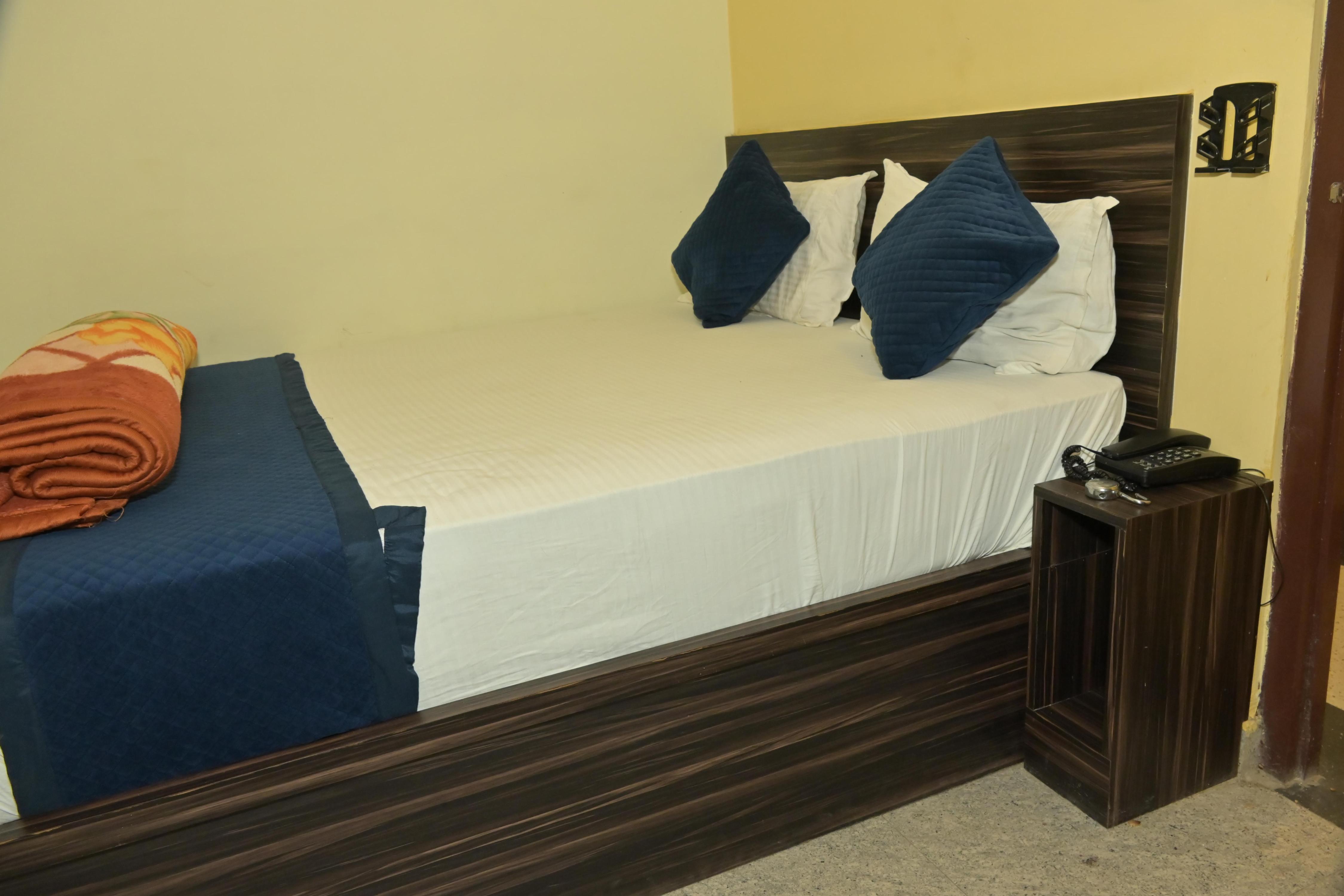 Hotel Shivansh - Tap to explore photos