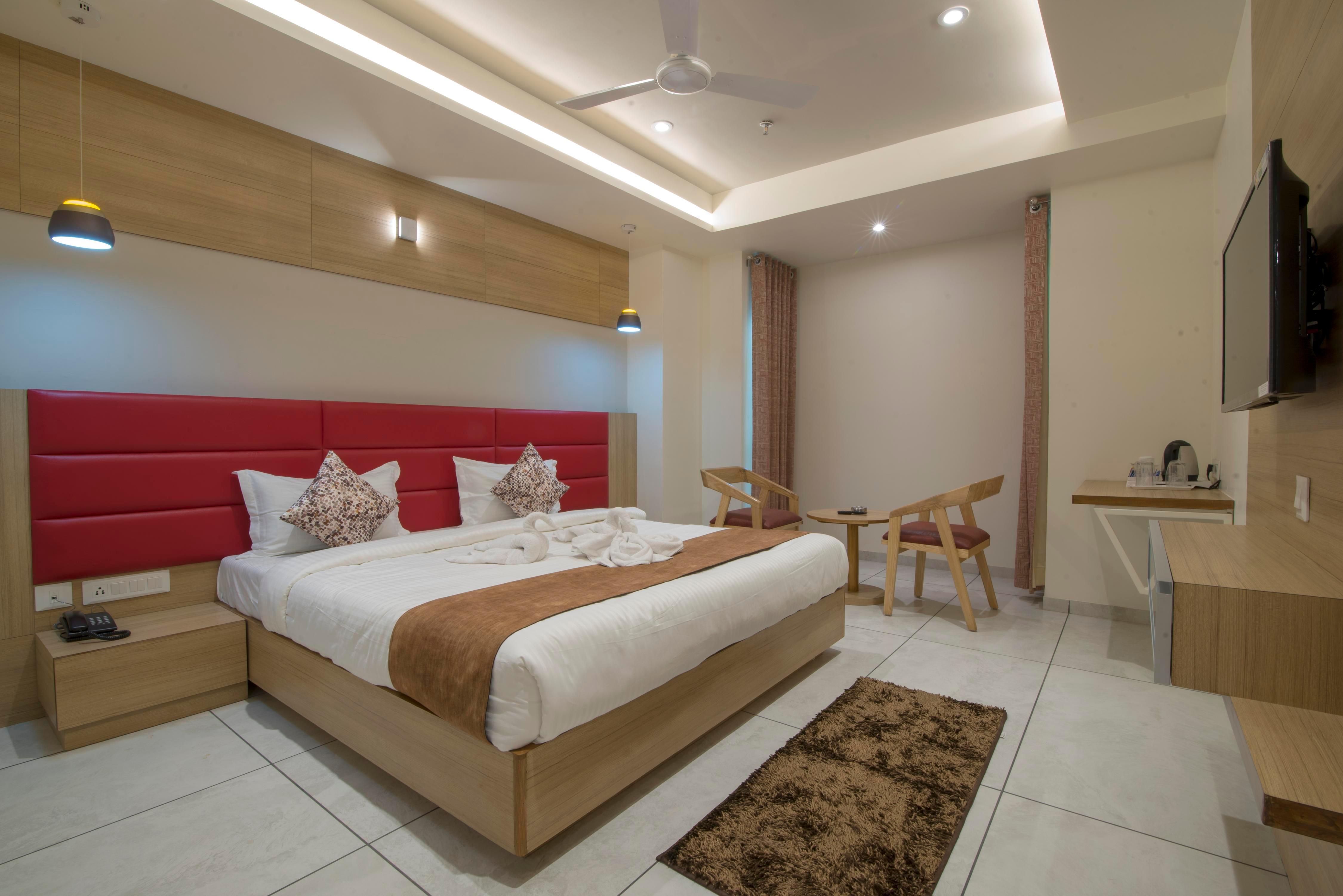 HOTEL SILVERA GRAND Room Type - Deluxe King