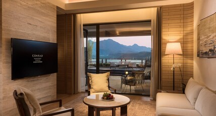 Conrad Hangzhou Tonglu Room Type - KING DELUXE SUITE LAKEVIEW