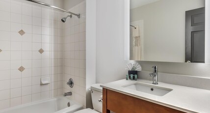 Best Western Plus Dos Rios Room Type - 2 Queen Beds, Non-Smoking, High Speed Internet Access, Microwave And Refrigerator, Coffee Maker, Iro