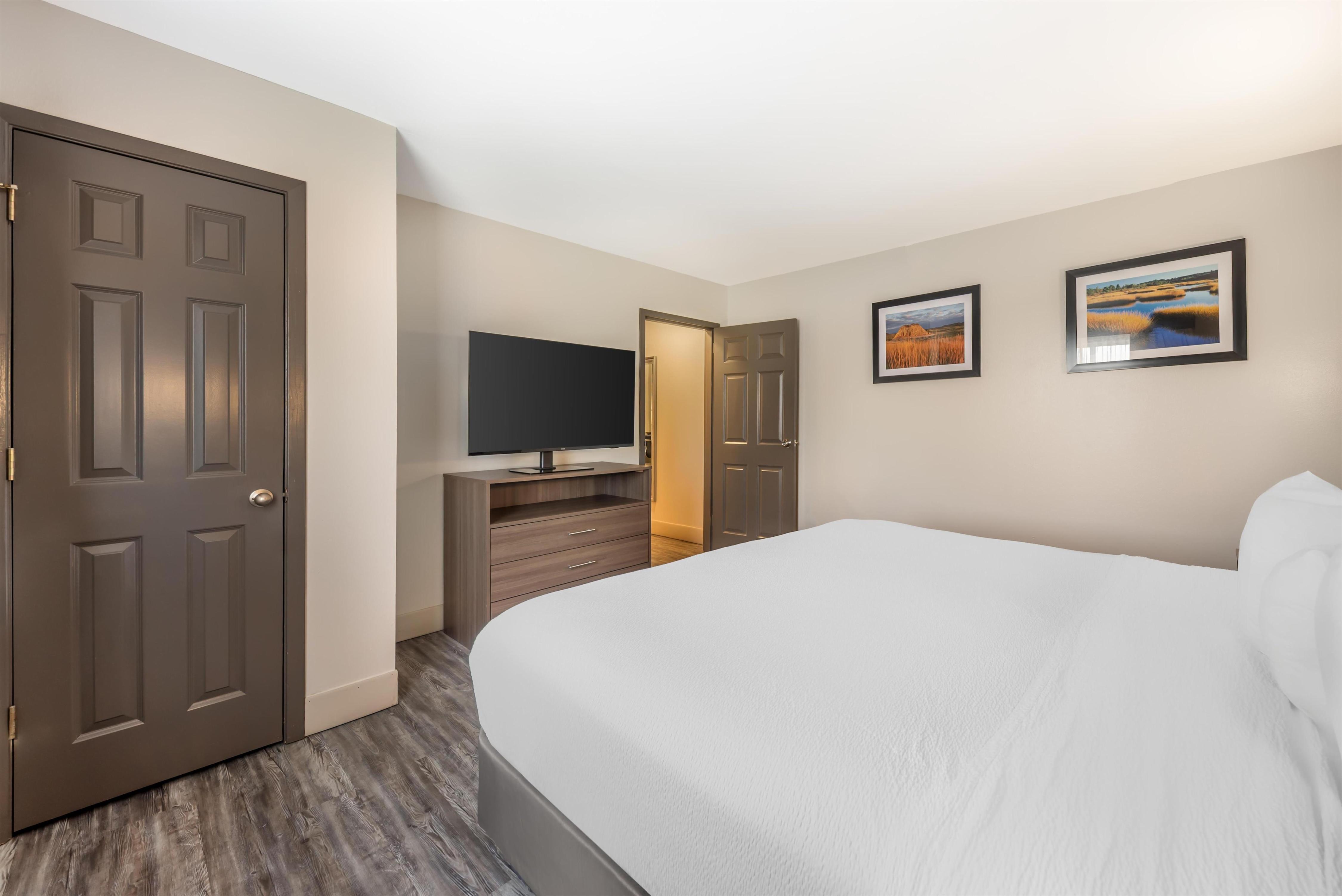 Best Western Plus Dos Rios Room Type - Suite-1 King Bed, Non-Smoking, High Speed Internet Access, Deluxe Room, Sofabed, Microwave And Refri