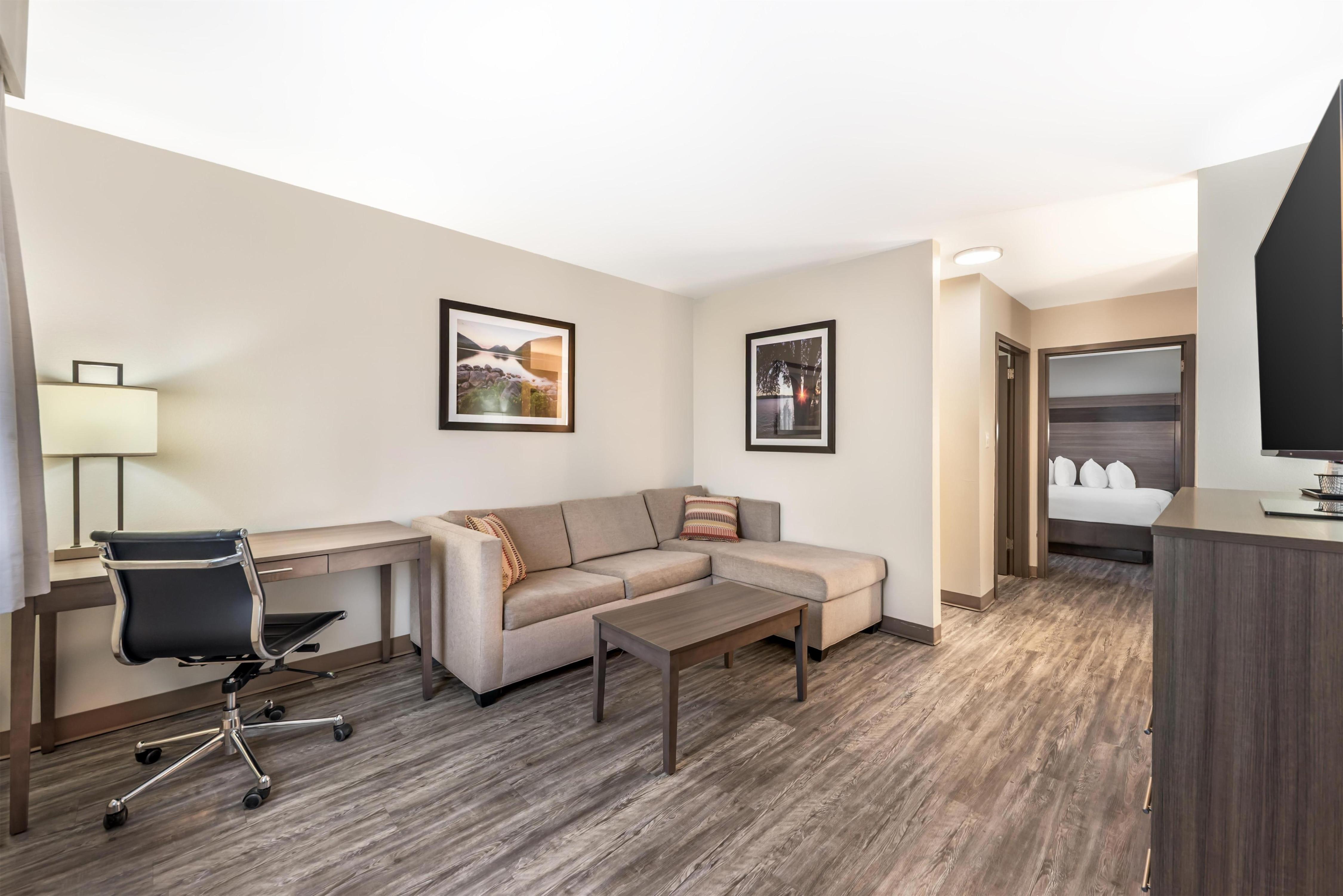 Best Western Plus Dos Rios Room Type - Accessible - Suite King Bed, Mobility Accessible, Communication Assistance, Roll In Shower, Sofabed,