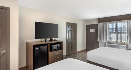 Best Western Plus Dos Rios Room Type - Accessible - 2 Queen, Mobility Accessible, Communication Assistance, Bathtub, Non-Smoking, Full Brea