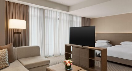 Hyatt House Chengdu Pebble Walk Room Type - Kitchen Studio King Bed - with sofa bed