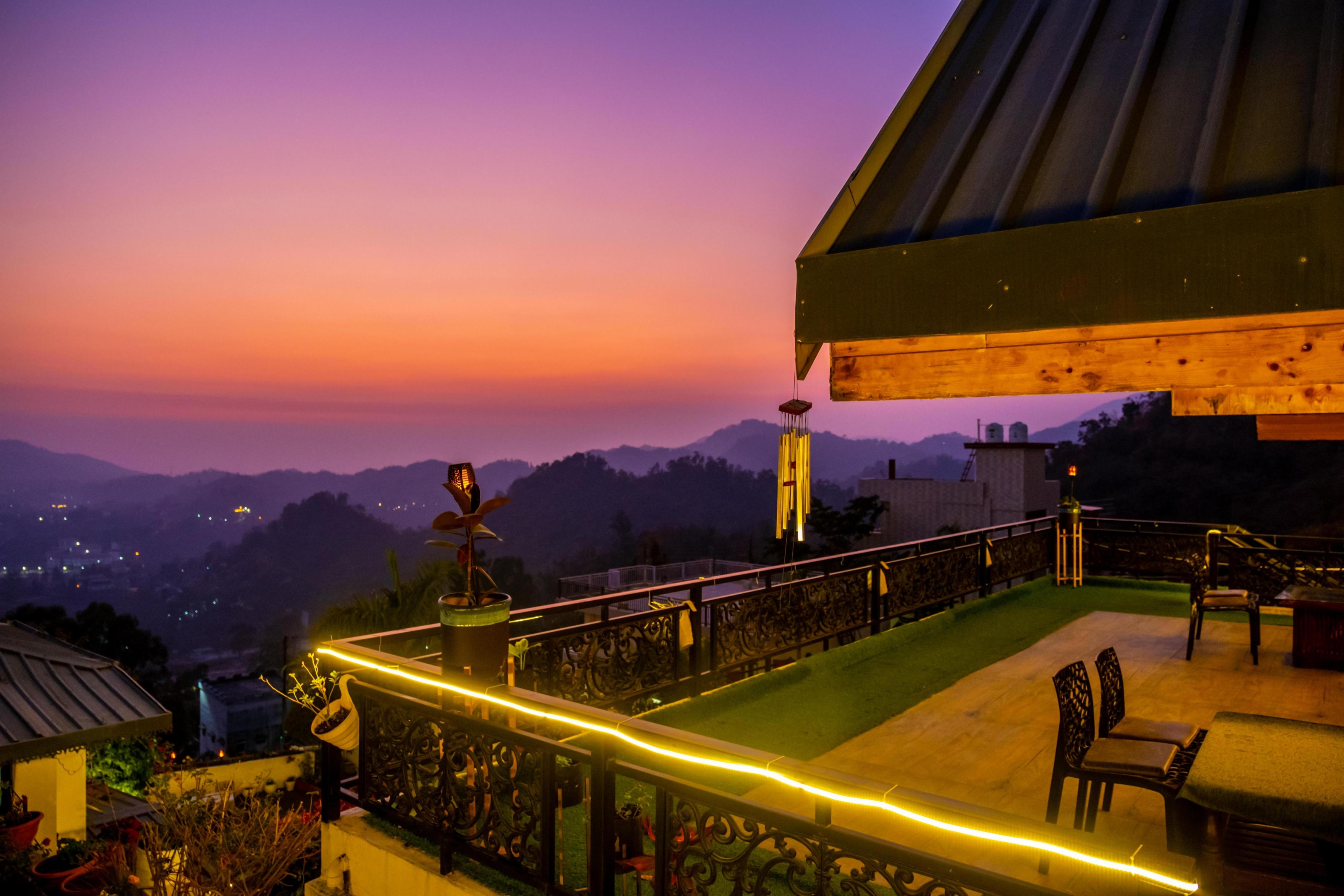 The Bougainvillea Retreat - A Luxury Private pool Villa in Dehradun