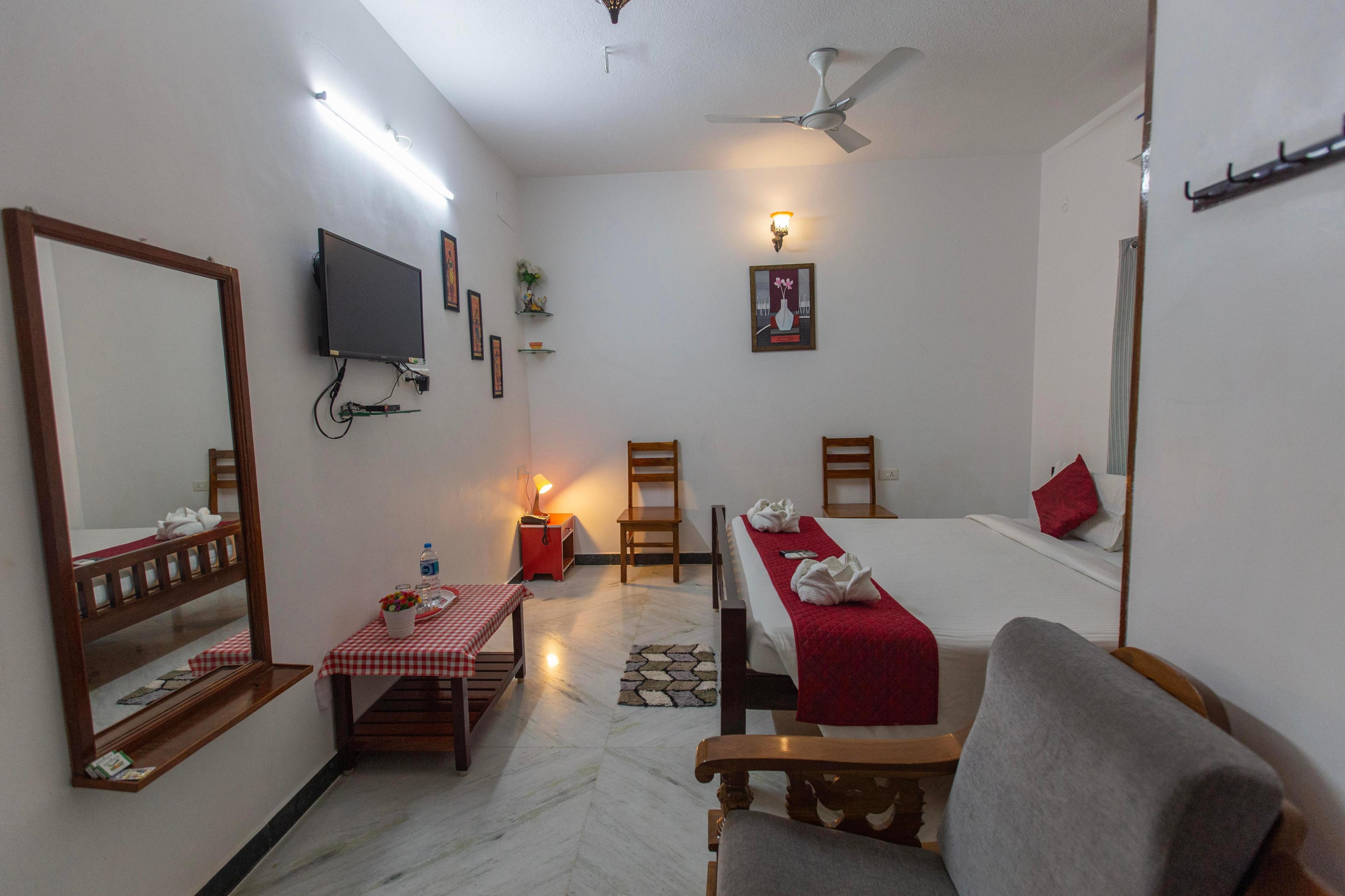 Sunflower Villa | Rooms & Caretaker