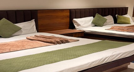 Hotel Green Park Room Type - 4 BED ROOM AC