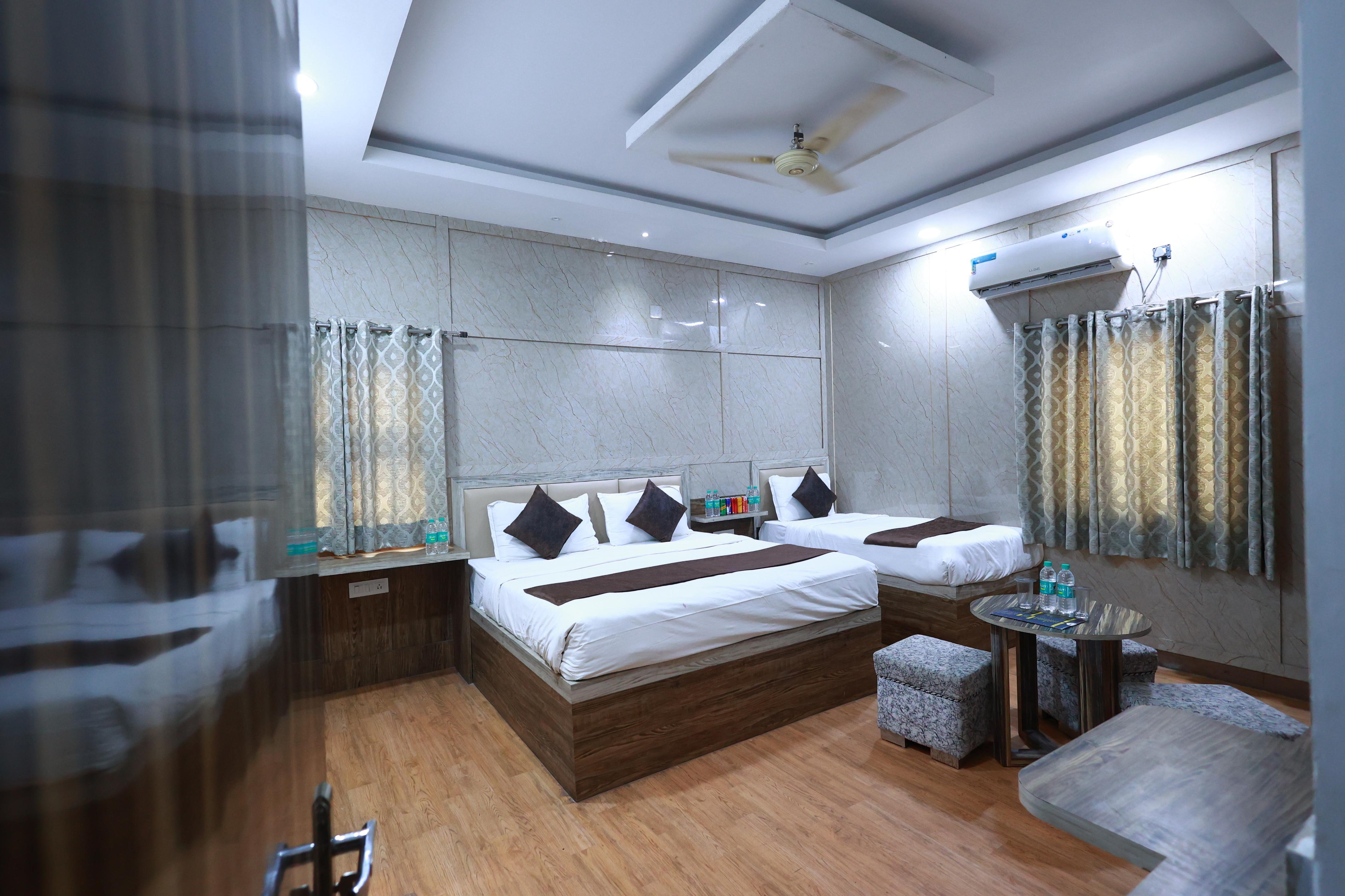 YashoGopal Resorts Room Type - DELUXE TRIPLE BED ROOM