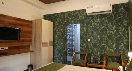 YashoGopal Resorts Room Type - DELUXE DOUBLE BED ROOM