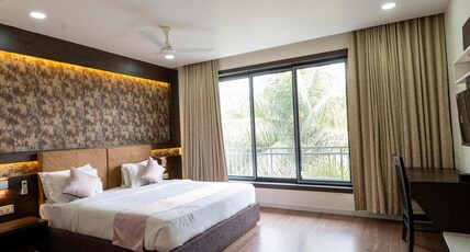 The Grand Astoria Somnath By Shivalaya Darshanam Room Type - PREMIUM ORCHID VIEW WITH BALCONY