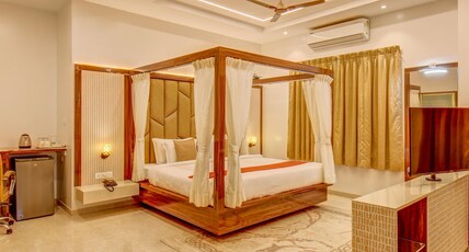 FOUR SEASONS RESORTS Room Type - Executive Suite Room with Private Pool and Bathtub