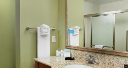 Hampton Inn Bermuda Run / Advance Room Type - 2 QUEEN BEDS NONSMOKING