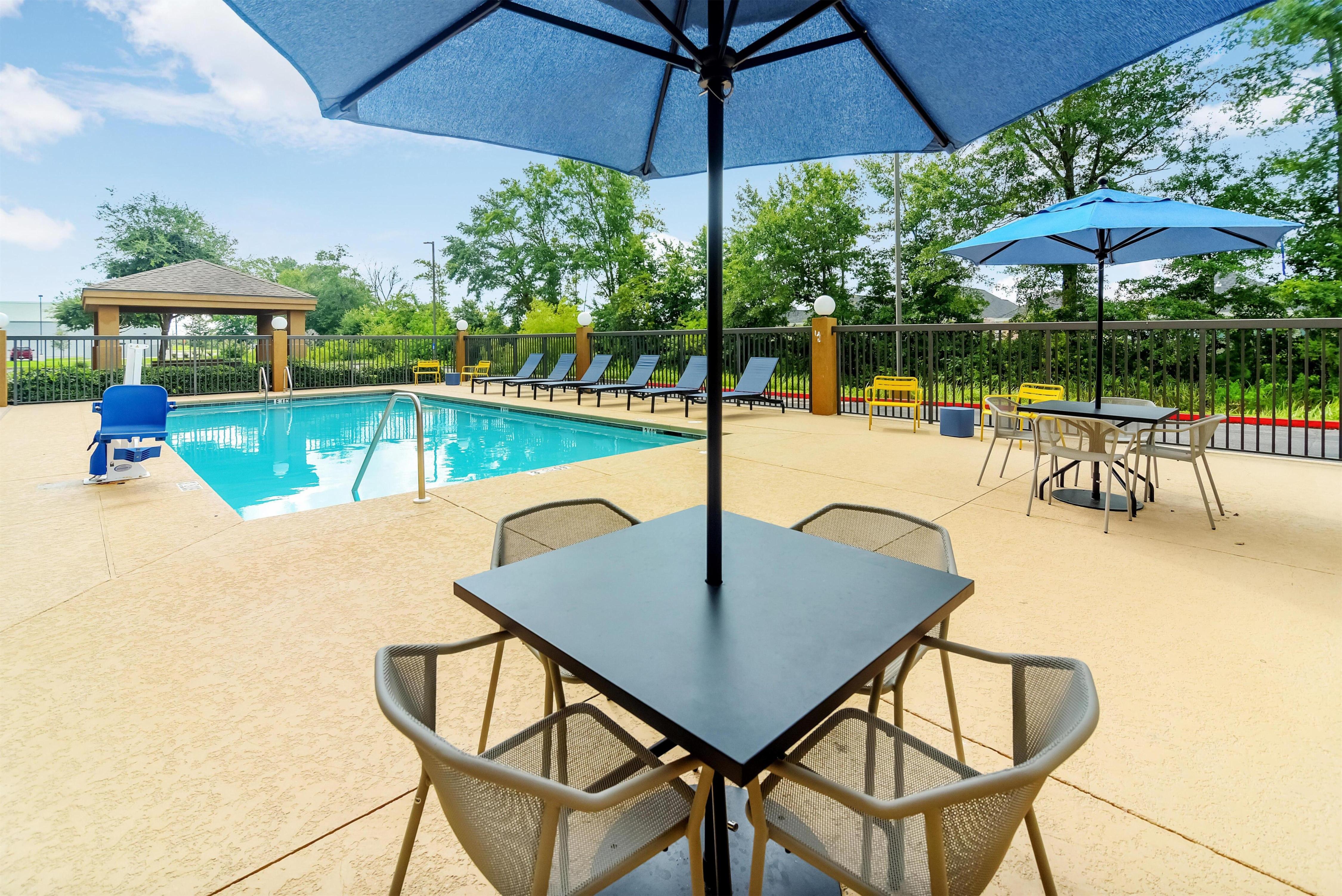 Hampton Inn by Hilton Foley, AL - Tap to explore photos
