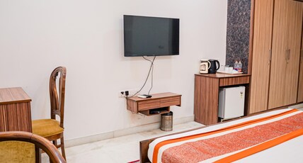 PEEPAL TREE RESIDENCY Room Type - DELUXE