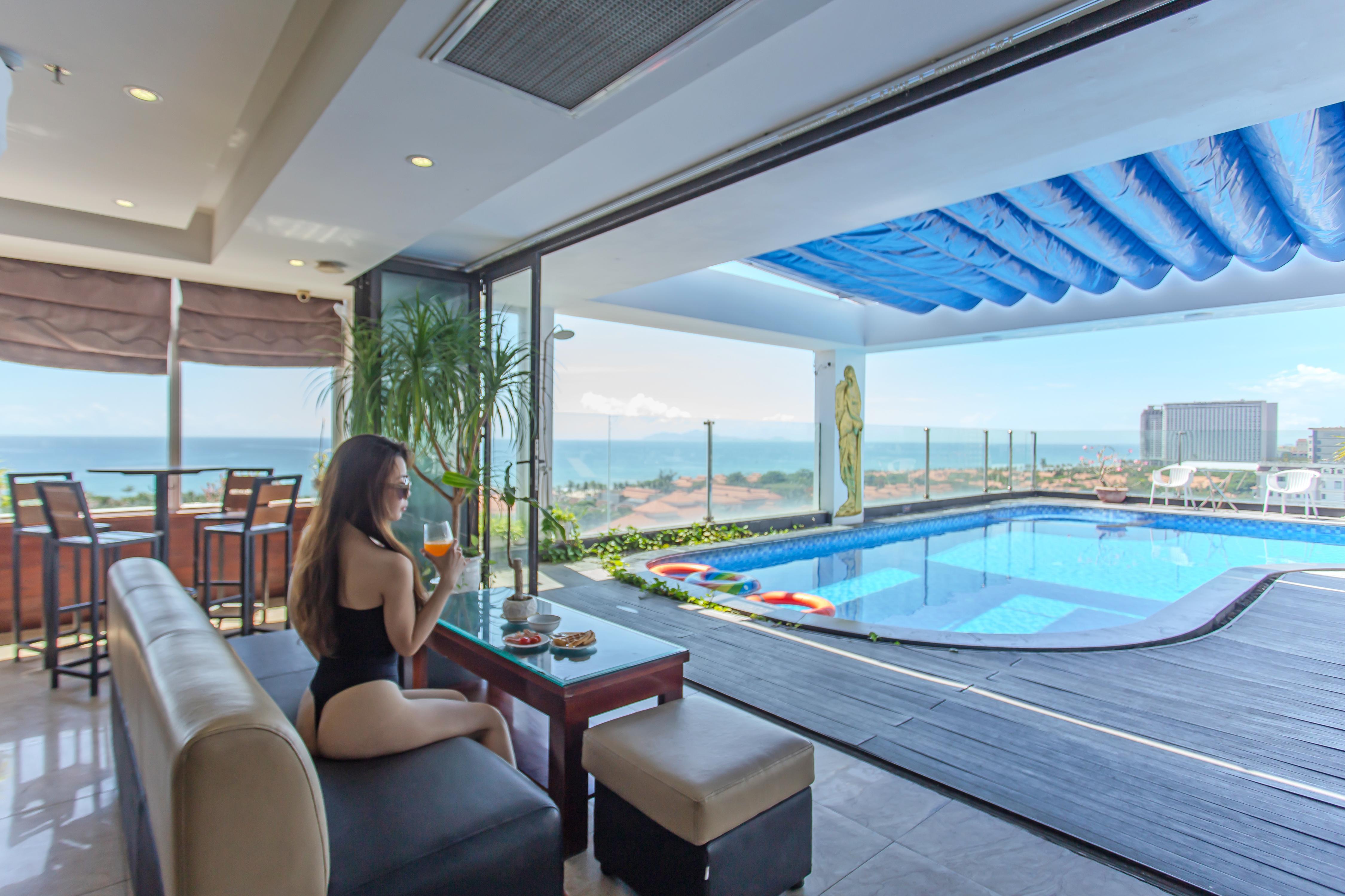 Sea Phoenix Hotel