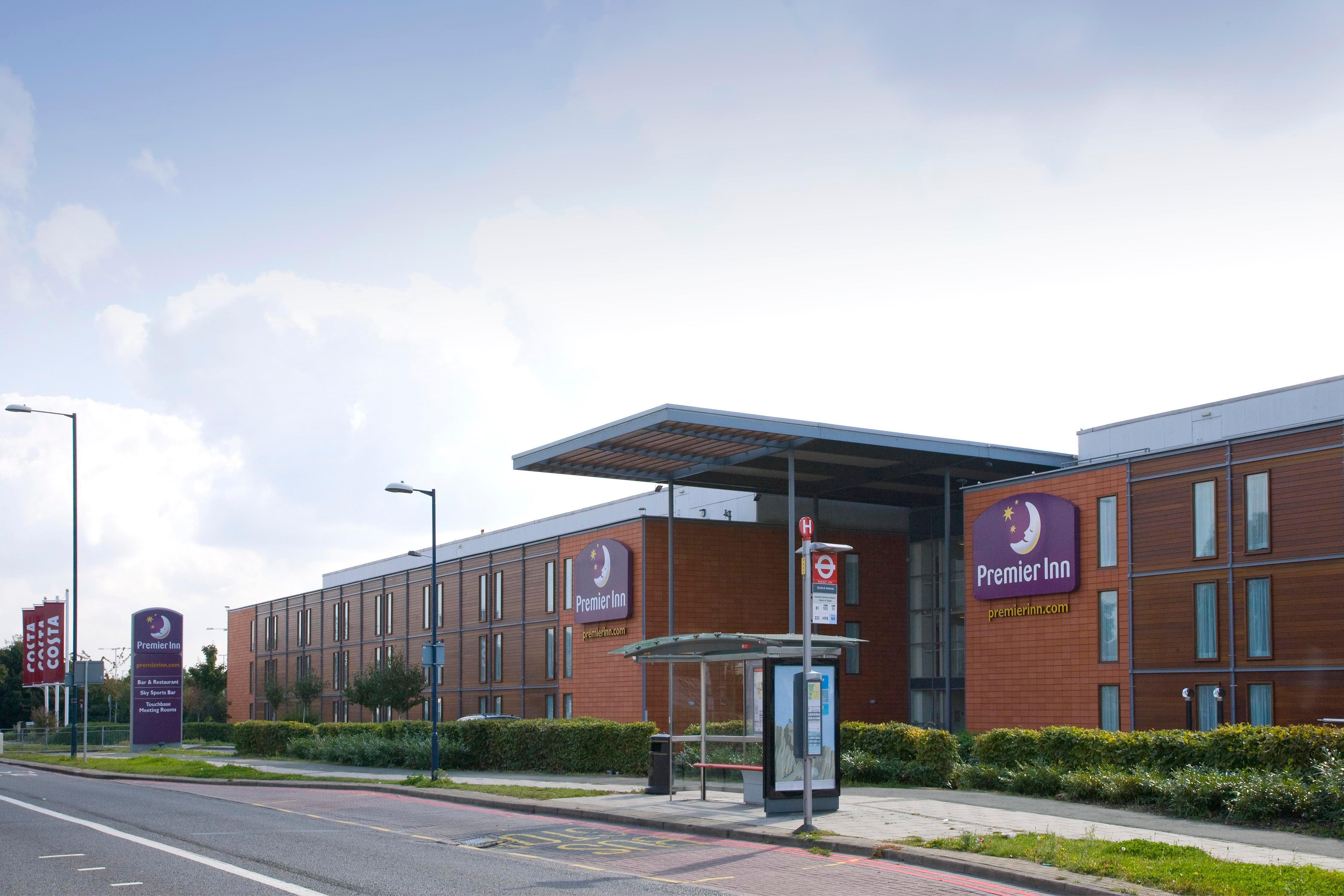 Premier Inn London Heathrow Airport T2 & T3 (Bath Road)
