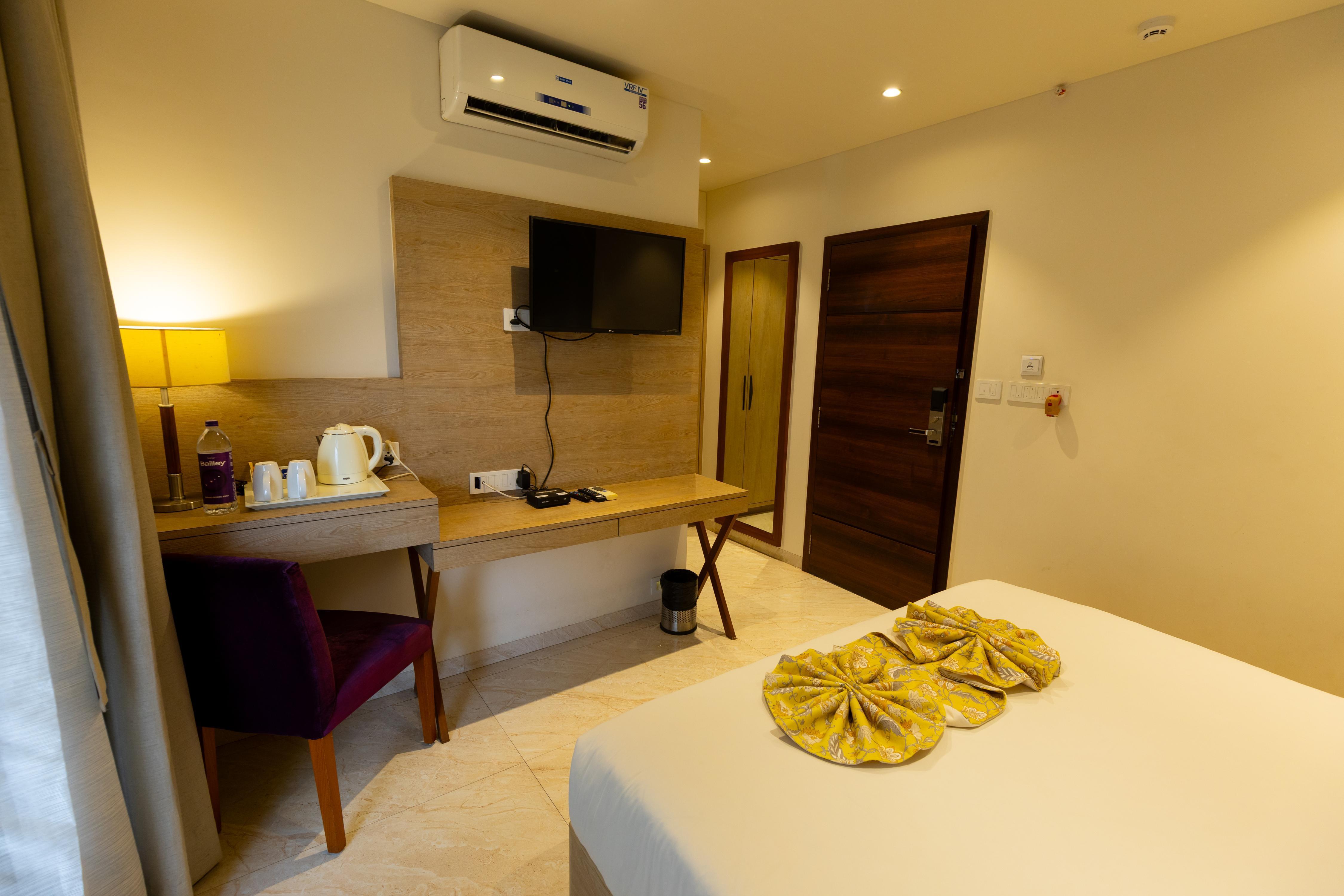Hotel Daani Continental - Tap to explore photos