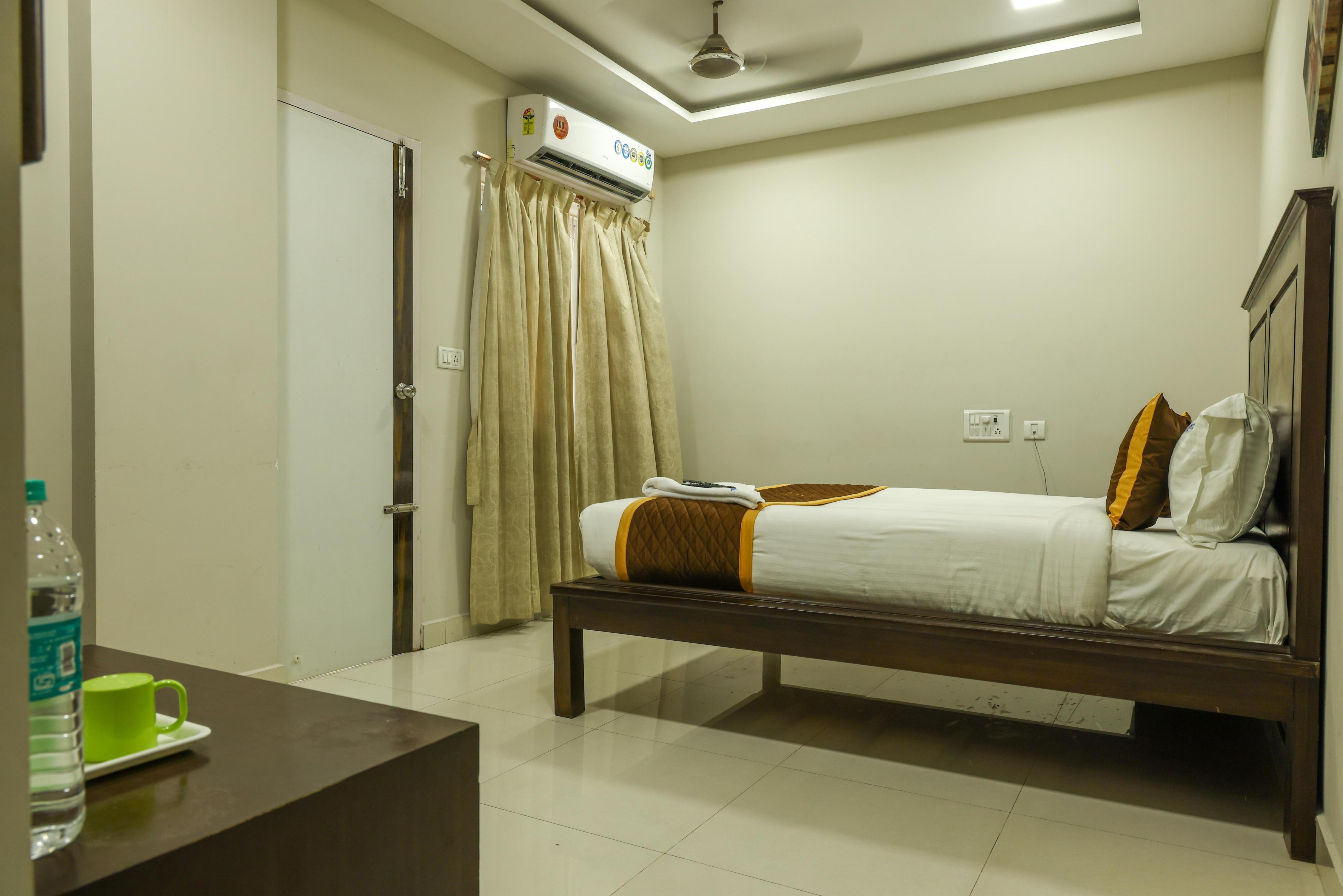 Rithikha Inn Crest Room Type - Deluxe Double Room