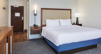 Hampton Inn West Bloomfield/ Southfield Room Type - 1KNG MOB HEAR ACC W TUB NS