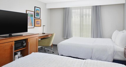 Hampton Inn West Bloomfield/ Southfield Room Type - 2 QNS MICROWV FRIDGE NS