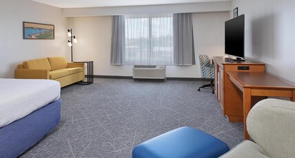 Hampton Inn West Bloomfield/ Southfield Room Type - 1K STDO W SHOWER WTBR NS
