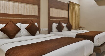 SKB Hotels Room Type - DELUXE FOUR BED AC