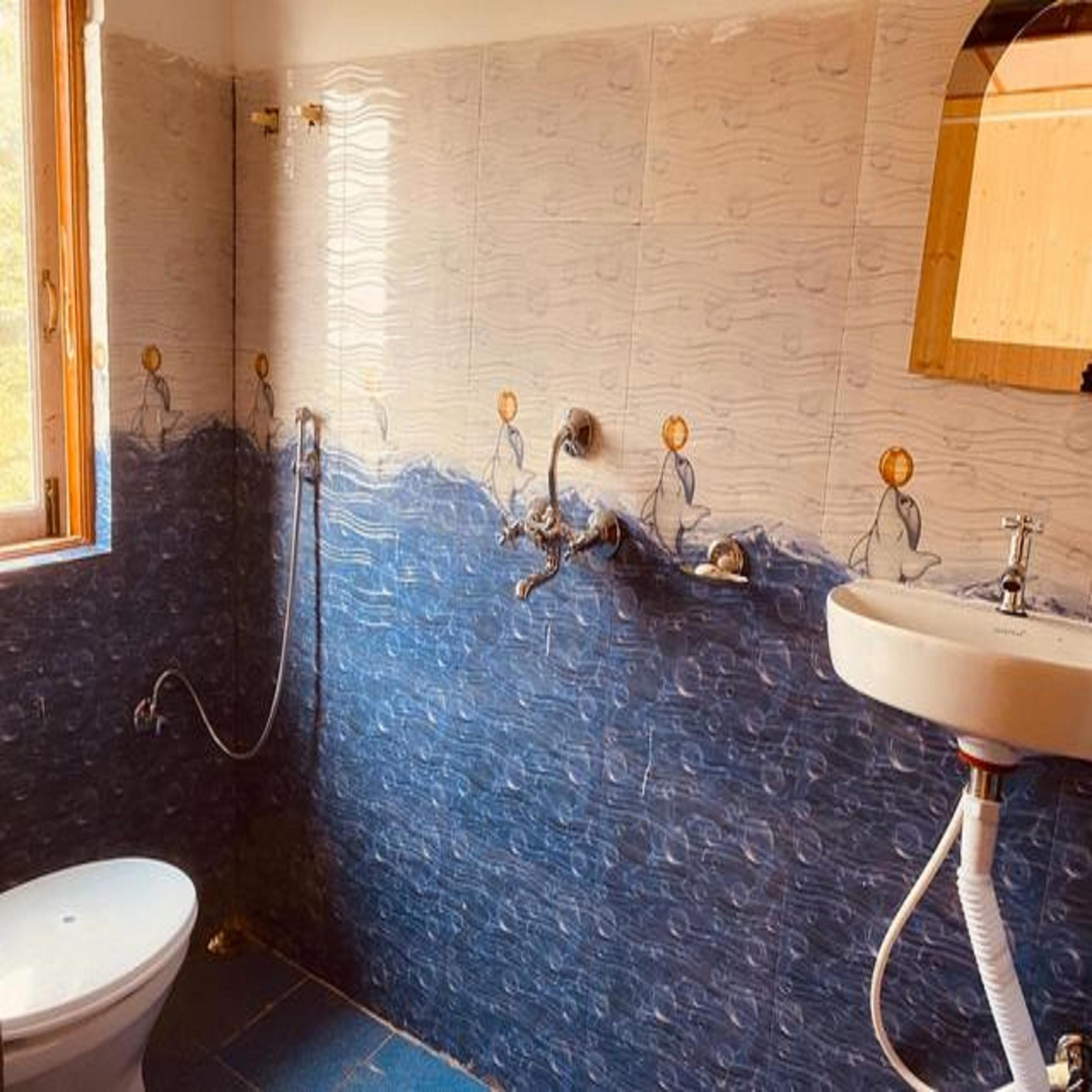 Yes Homes Kaffer | Rooms & Restaurant - Tap to explore photos