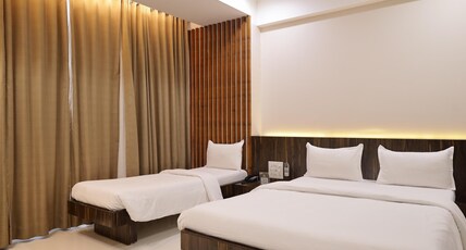 Hotel President Banquet & Lawn Room Type - Deluxe Delight Room Hotel President Banquet & Lawn Room Type - Deluxe Delight Room