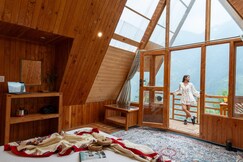 Hillside  A frame Cottage  Jibhi