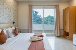 Aadat Hotel Subhash Chowk