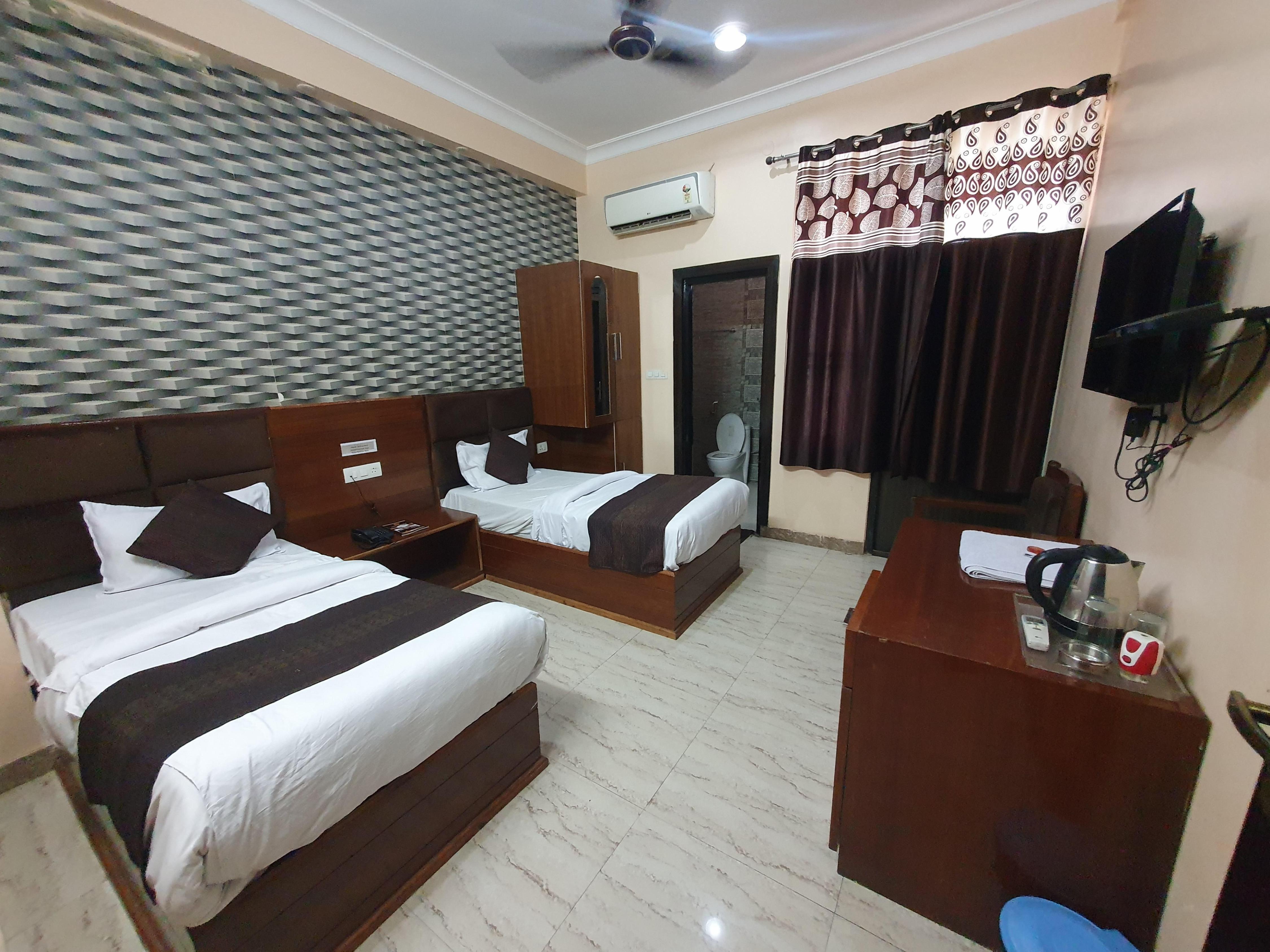 Hotel Highway, Udhampur Room Type - Deluxe Room