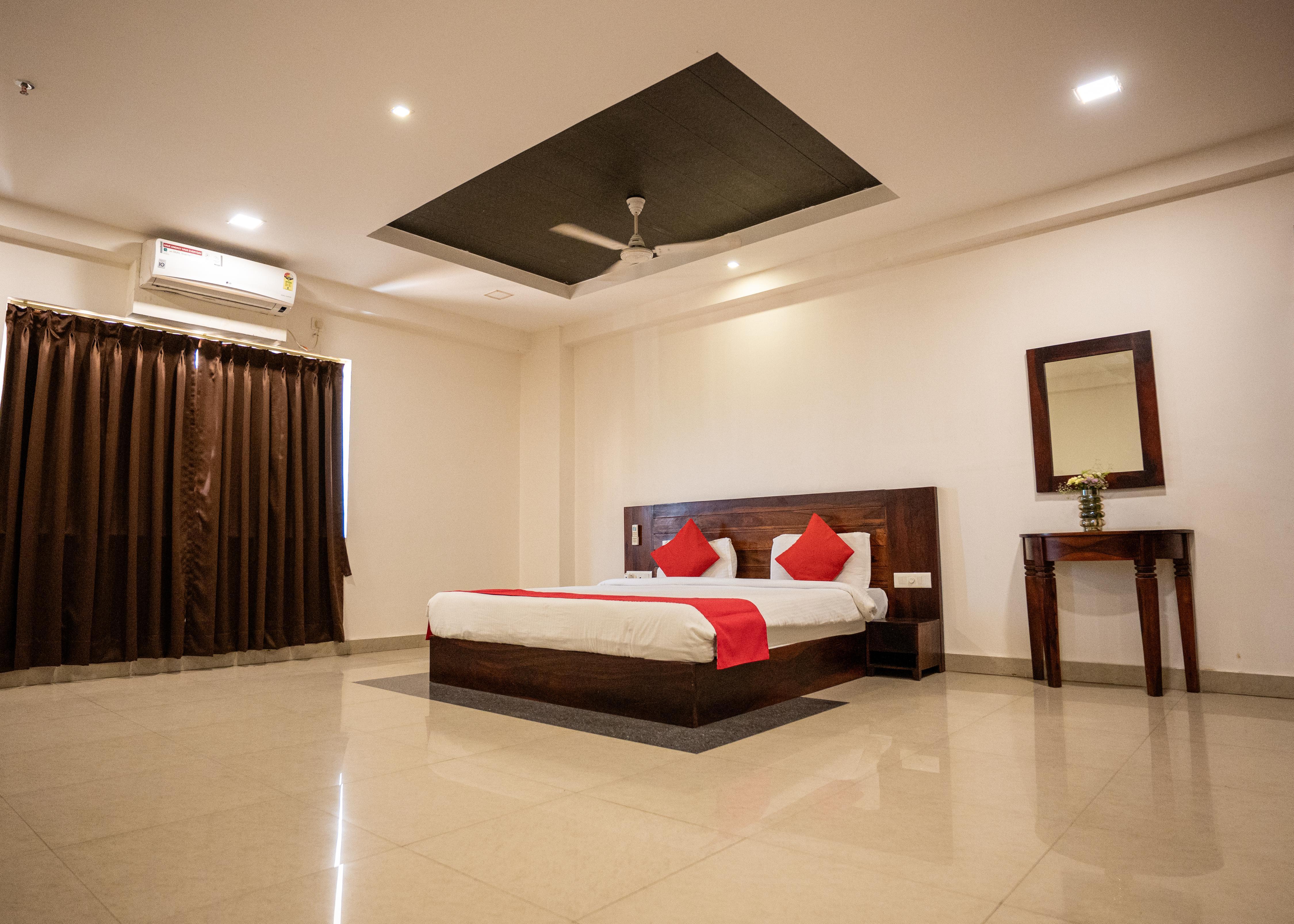 Shubham Grand Premium || Near KIIT, DLF Cyber City & Infocity|| - Tap to explore photos