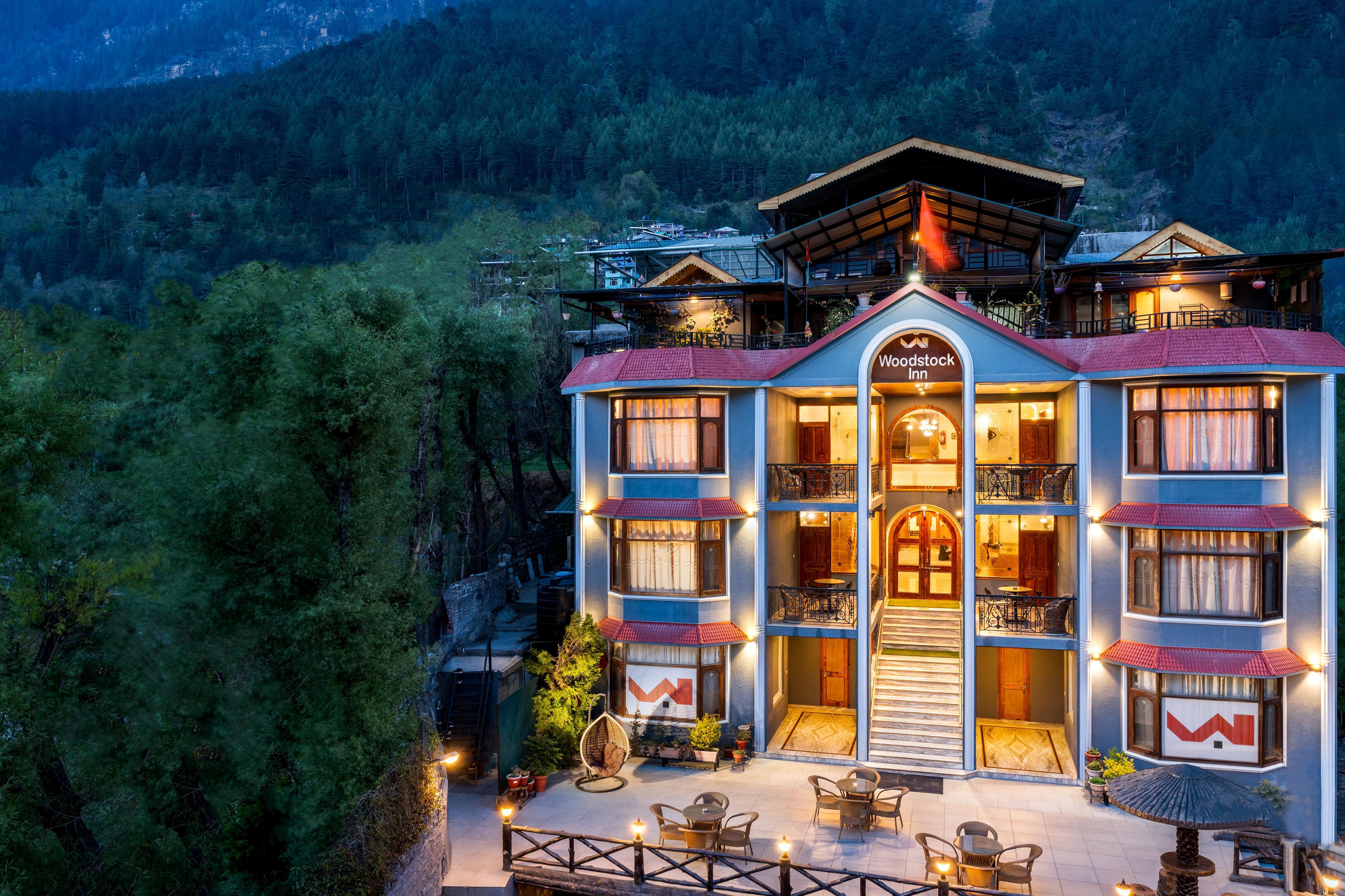 Woodstock Inn ( 800 mtrs from Mall Road )