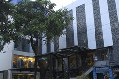 Club Central Hotel