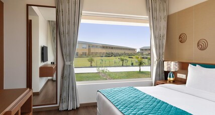 Hawthorn Suites by Wyndham Dwarka Room Type - 1 King Bed, Sunrise Suite, Non-Smoking