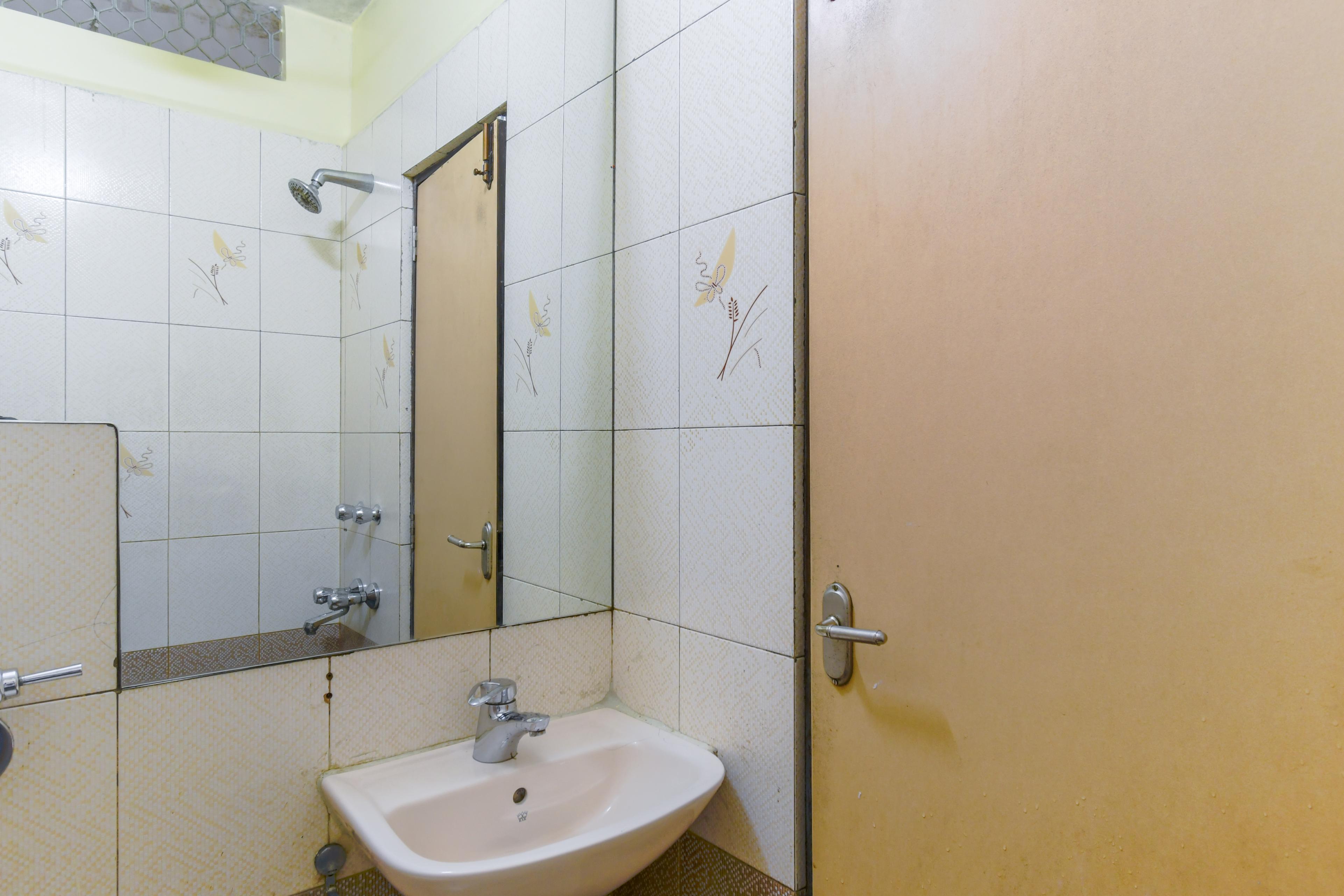 Noor Guest House Room Type - Deluxe Room