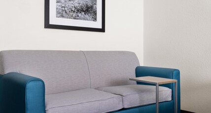 Best Western El Paso Airport Entrada Hotel Room Type - 1 King Bed, Non-Smoking, Couch, Refrigerator, Wi-Fi, Full Breakfast